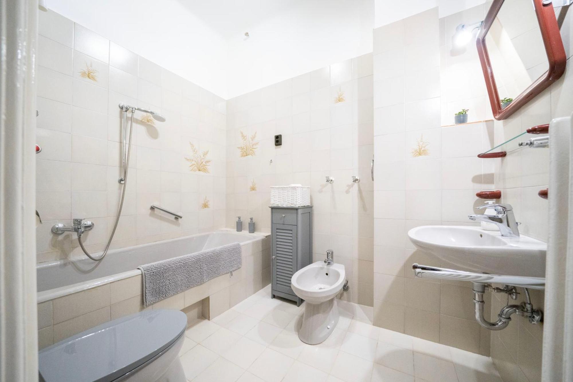 Pozsonyi Street 3br, Balcony Family Retreat Budapest