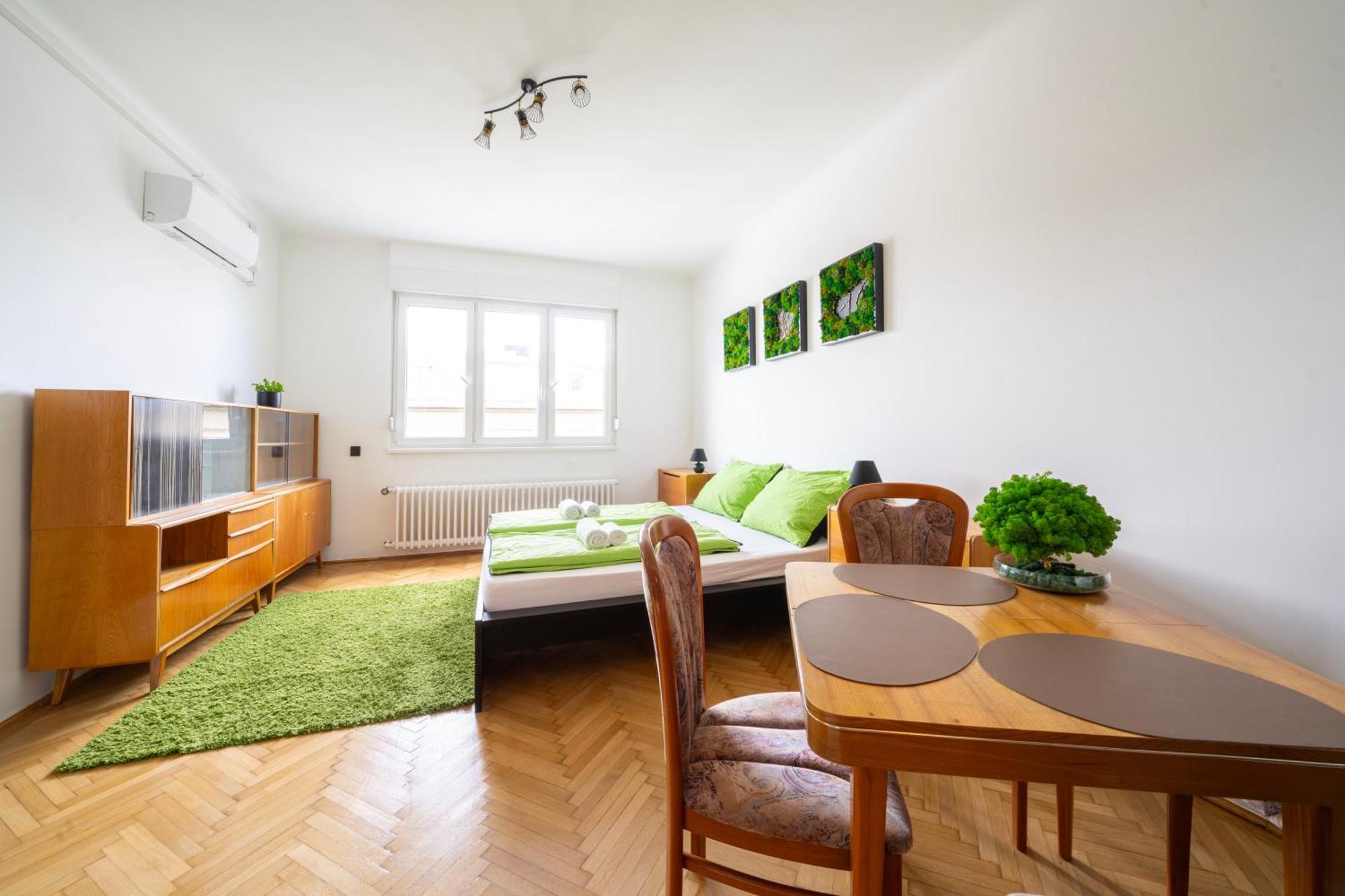 Pozsonyi Street 3br, Balcony Family Retreat Apartment Budapest