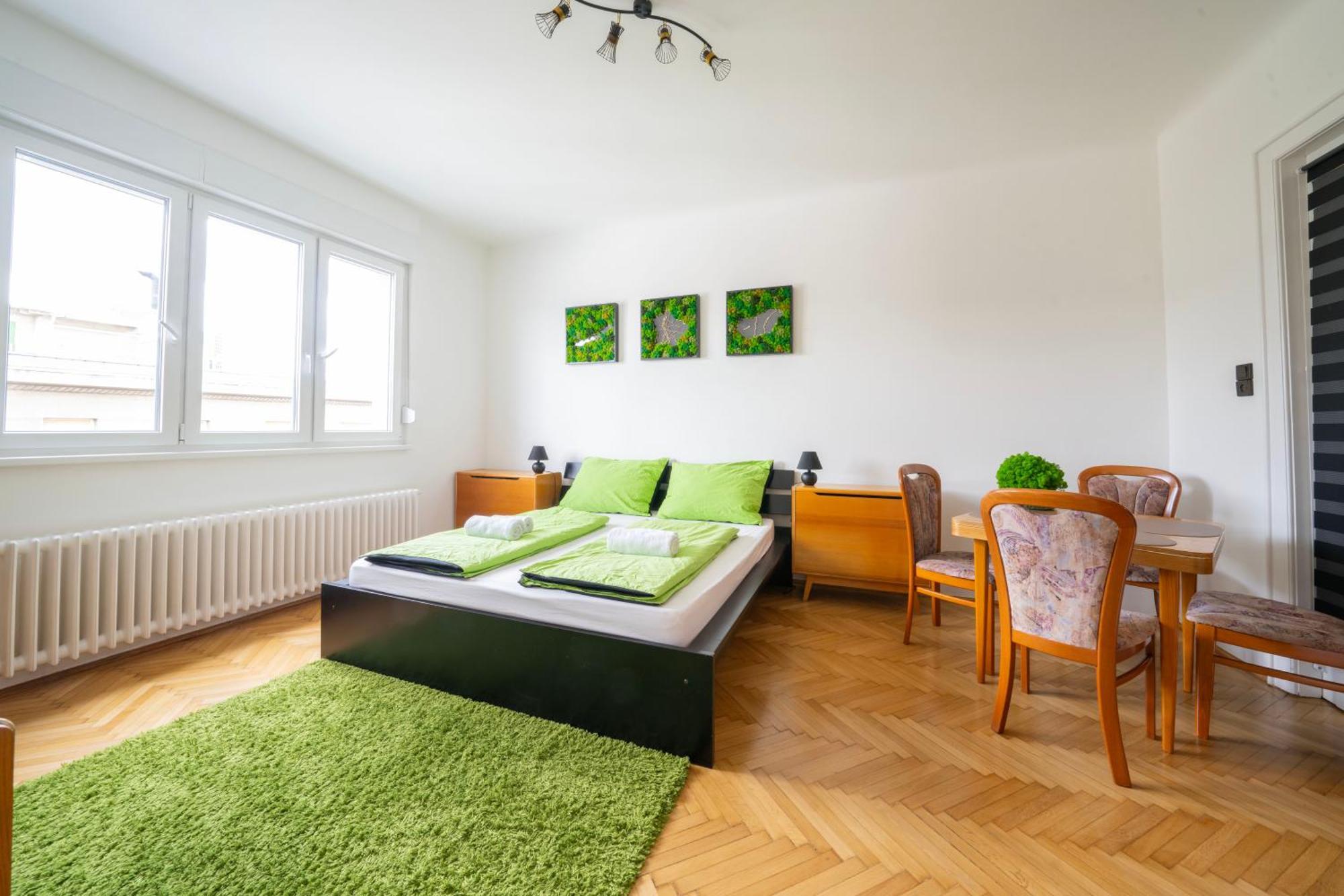 Pozsonyi Street 3br, Balcony Family Retreat Apartment
